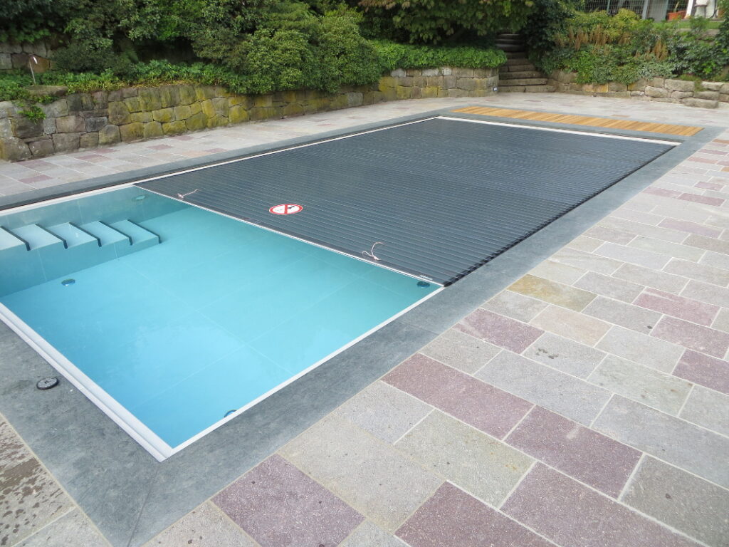 back_Thuiele Vllan_klein_2 Back svg+xml;charset=utf