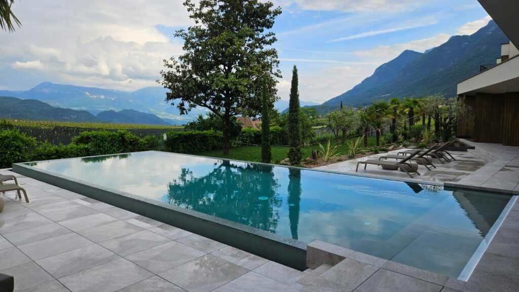 IMG-20240514-WA0013 Internground svg+xml;charset=utf